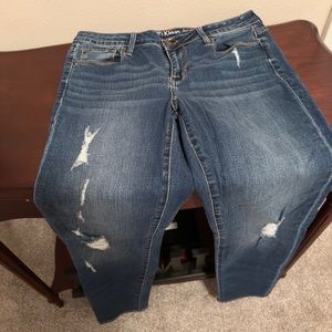 Calvin Klein jeans skinny straight leg distressed.  In great condition